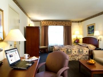 Hotel Western Coyote Point 3*