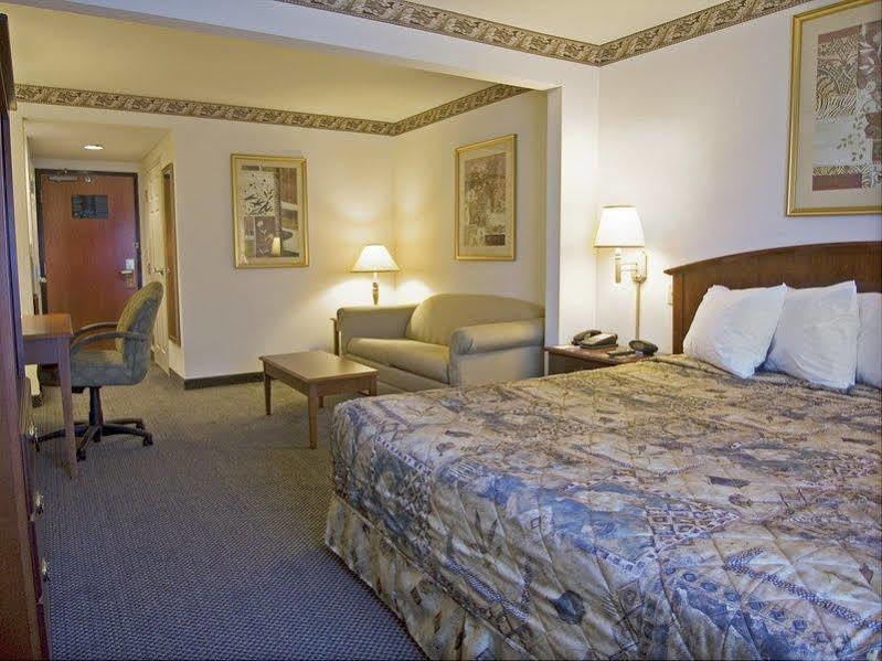 Western Coyote Point Hotel