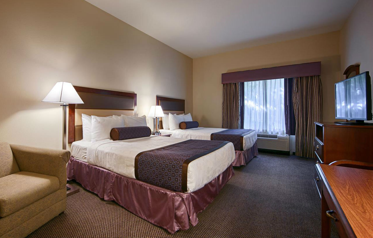 Hotel Western Coyote Point 3*